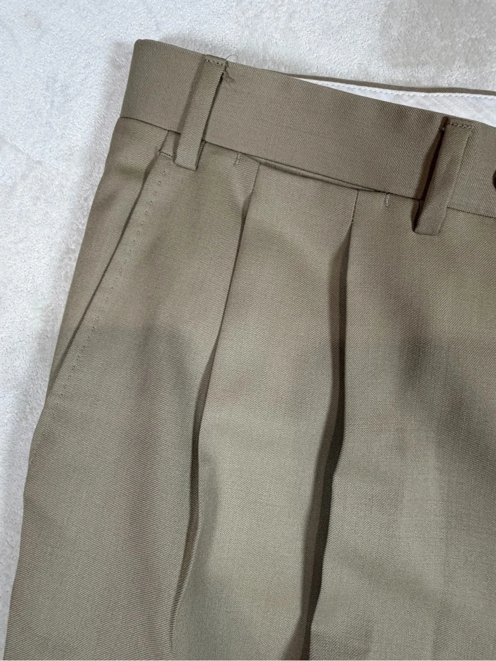 Canali 100% Wool 38W 32L Men's Pleated Dress Pants - Beige